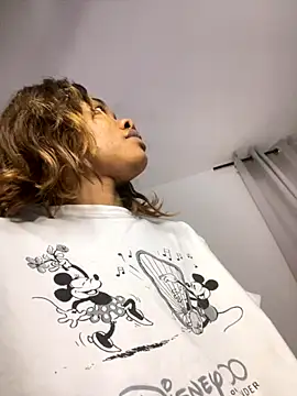  yisela  online show from 10/19/25, 03:29