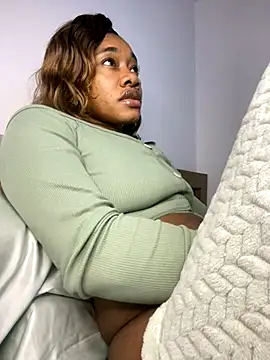  yisela  online show from 11/15/25, 12:52