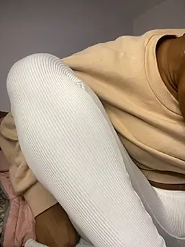  yisela  online show from 02/04/26, 02:06