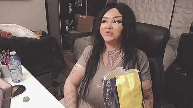 sheylagoddess11 online show from 12/21/25, 12:01