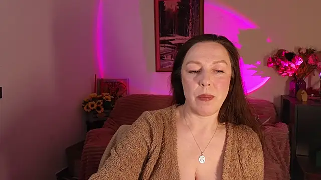 vanessawis  online show from 05/01/26, 12:26