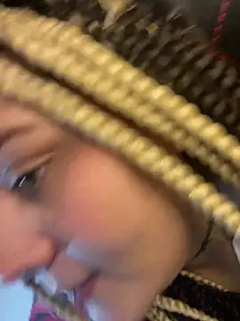 Snapshot of Laura_takint chatting on 01/08/25, 07:45 Laura takint online show from 01/08/25, 07:45