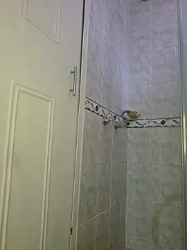 Laura takint online show from 11/12/25, 09:25