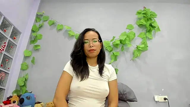 Snapshot of loveley_jenny chatting on 06/09/26, 04:13 loveley jenny online show from 06/09/26, 04:13