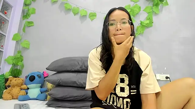Snapshot of loveley_jenny chatting on 06/20/26, 12:52 loveley jenny online show from 06/20/26, 12:52