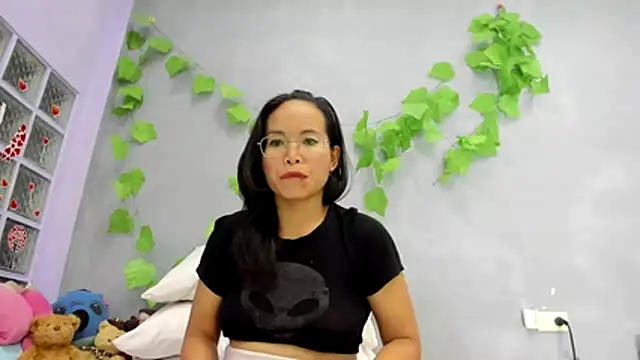 Snapshot of loveley_jenny chatting on 07/12/26, 06:37 loveley jenny online show from 07/12/26, 06:37