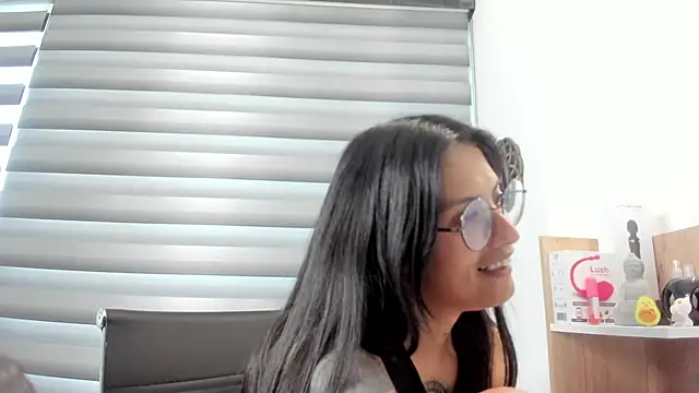 Snapshot of nia__white chatting on 03/04/25, 08:16 nia white online show from 03/04/25, 08:16