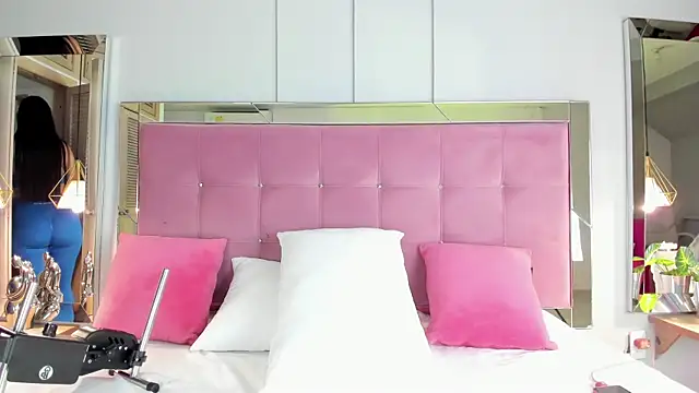 Ahincale online show from 11/27/25, 07:49