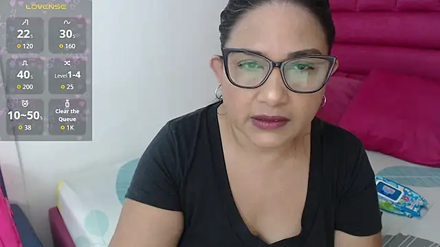 Snapshot of Katha_Marck chatting on 05/20/26, 12:44 Katha Marck online show from 05/20/26, 12:44