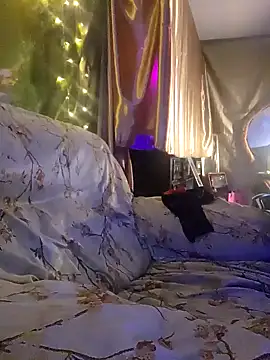 Snapshot of Hotredheadandtoungelasher chatting on 12/10/24, 05:44 Hotredheadandtoungelasher online show from 12/10/24, 05:44