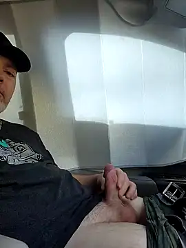 Snapshot of Hotredheadandtoungelasher chatting on 12/15/24, 07:21 Hotredheadandtoungelasher online show from 12/15/24, 07:21