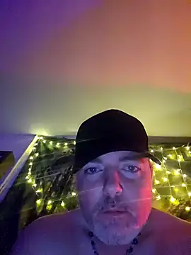 Snapshot of Hotredheadandtoungelasher chatting on 12/19/24, 10:02 Hotredheadandtoungelasher online show from 12/19/24, 10:02