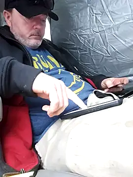 Snapshot of Hotredheadandtoungelasher chatting on 12/19/24, 01:07 Hotredheadandtoungelasher online show from 12/19/24, 01:07