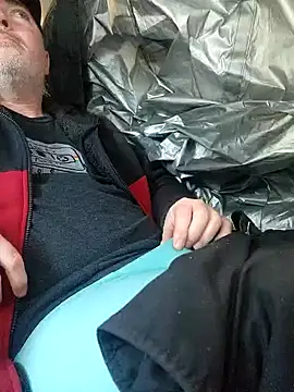 Snapshot of Hotredheadandtoungelasher chatting on 01/04/25, 01:21 Hotredheadandtoungelasher online show from 01/04/25, 01:21