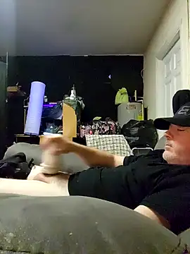 Snapshot of Hotredheadandtoungelasher chatting on 01/21/25, 03:26 Hotredheadandtoungelasher online show from 01/21/25, 03:26