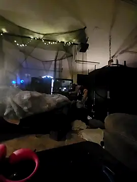 Snapshot of Hotredheadandtoungelasher chatting on 01/27/25, 08:49 Hotredheadandtoungelasher online show from 01/27/25, 08:49