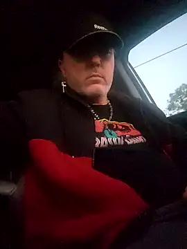 Snapshot of Hotredheadandtoungelasher chatting on 02/14/25, 11:53 Hotredheadandtoungelasher online show from 02/14/25, 11:53