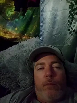 Snapshot of Hotredheadandtoungelasher chatting on 03/04/25, 07:51 Hotredheadandtoungelasher online show from 03/04/25, 07:51