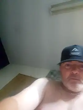 Snapshot of Hotredheadandtoungelasher chatting on 10/25/25, 09:17 Hotredheadandtoungelasher online show from 10/25/25, 09:17