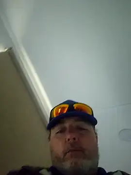 Snapshot of Hotredheadandtoungelasher chatting on 10/30/25, 06:52 Hotredheadandtoungelasher online show from 10/30/25, 06:52