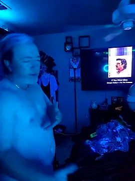 Hotredheadandtoungelasher online show from 03/16/26, 10:30