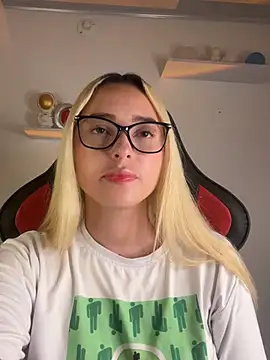 Irisweet  online show from 03/17/25, 11:32