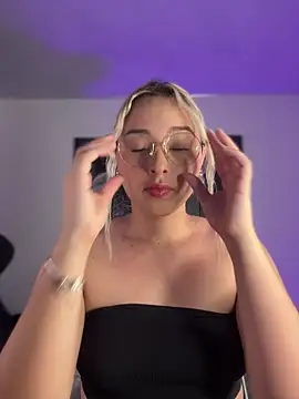 Irisweet  online show from 12/03/25, 10:08