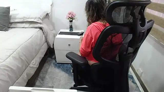 jesy hot online show from 04/16/26, 08:20