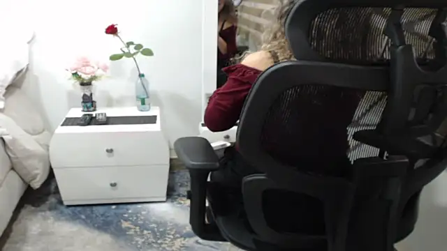 jesy hot online show from 05/12/26, 10:07