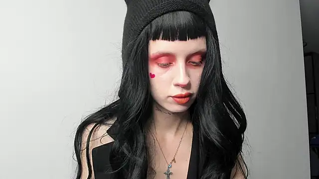 Snapshot of FlowerOfSin2001 chatting on 03/12/25, 06:44 FlowerOfSin2001 online show from 03/12/25, 06:44