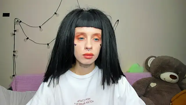 Snapshot of FlowerOfSin2001 chatting on 09/14/25, 05:56 FlowerOfSin2001 online show from 09/14/25, 05:56