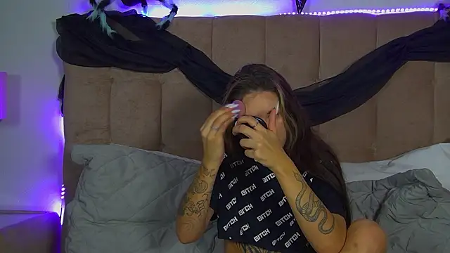 RachelSimpson online show from 10/31/25, 06:31