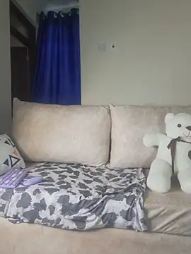 Red butterfly2 online show from 04/17/26, 12:19