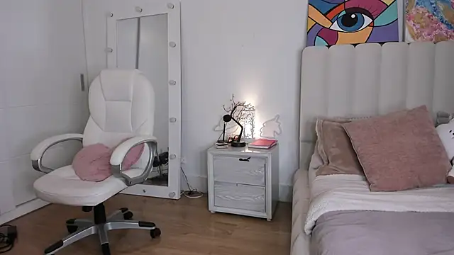 Daniela Miller  online show from 09/27/25, 11:43
