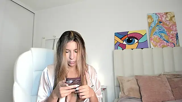 Daniela Miller  online show from 09/30/25, 11:43