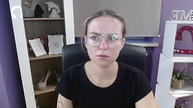 Zoey Erotic online show from 09/23/25, 04:37