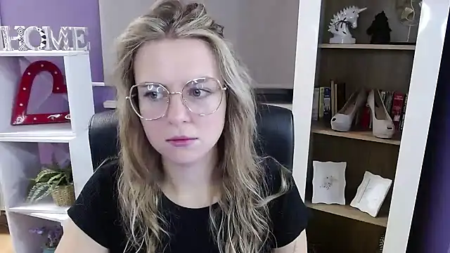 Zoey Erotic online show from 11/05/25, 05:29