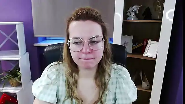 Zoey Erotic online show from 04/08/26, 04:45