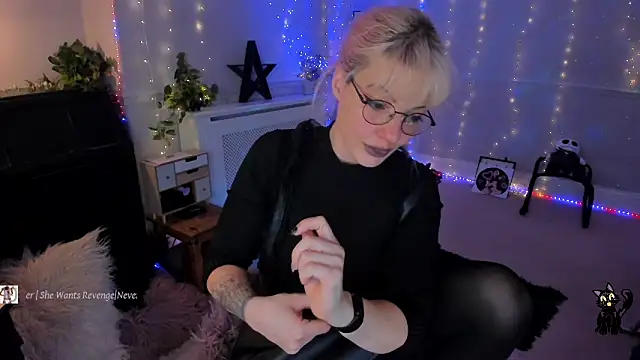 AliceW0lf online show from 03/03/25, 08:54