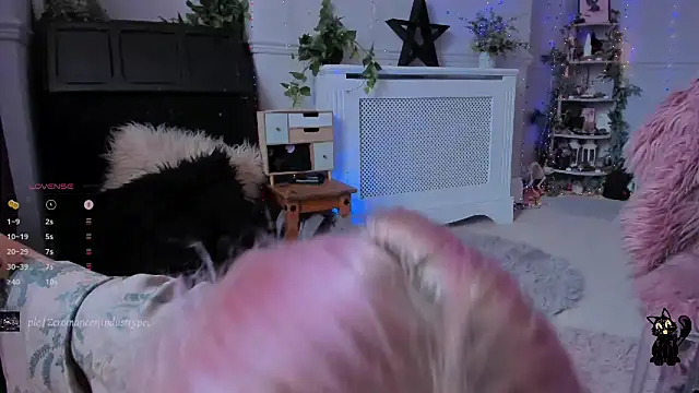 AliceW0lf online show from 03/21/25, 11:44