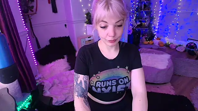 AliceW0lf online show from 04/03/26, 10:46