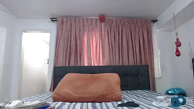 linapalacios online show from 07/05/26, 10:28