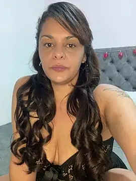 Snapshot of Kataliina chatting on 01/27/25, 03:47 Kataliina online show from 01/27/25, 03:47