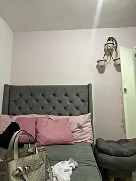 Snapshot of Kataliina chatting on 02/09/25, 10:54 Kataliina online show from 02/09/25, 10:54