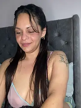 Snapshot of Kataliina chatting on 03/12/25, 04:51 Kataliina online show from 03/12/25, 04:51