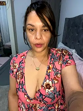 Snapshot of Kataliina chatting on 09/18/25, 04:14 Kataliina online show from 09/18/25, 04:14