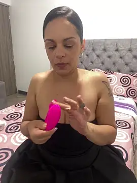 Snapshot of Kataliina chatting on 05/12/26, 03:31 Kataliina online show from 05/12/26, 03:31