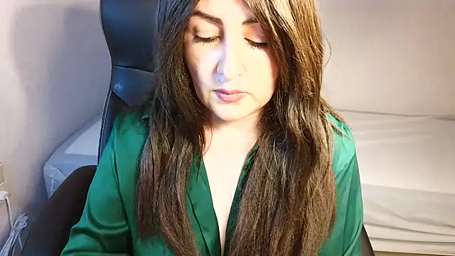 Snapshot of naughty_sarahh chatting on 07/09/26, 06:01 naughty sarahh online show from 07/09/26, 06:01