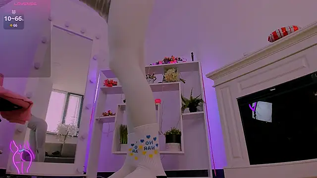 Snapshot of Alice_in_the__Wonderland chatting on 02/11/25, 06:40 Alice in the Wonderland online show from 02/11/25, 06:40