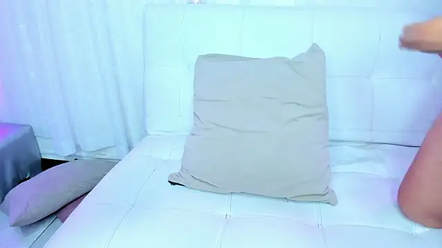 Litzy1  online show from 02/15/26, 07:51